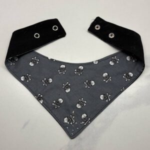 bandana pour chien squelette noir et gris